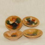 4 antike Schälchen mit Sancai Glasur