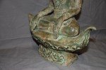 Antiker Buddha mit Königlichen Gewand