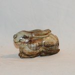 Antiker liegender Hase mit Möhre Hetian Jade