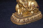 Antiker auf Lotossockel liegender Elefant Qing Dy
