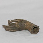 Antikes Fragment einer Buddha Hand in Bronze