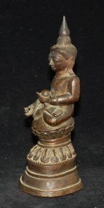 China-Wohnkultur: Vasen, Buddhas, Holzschnitzereien