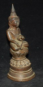 China-Wohnkultur: Vasen, Buddhas, Holzschnitzereien
