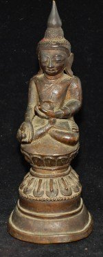 China-Wohnkultur: Vasen, Buddhas, Holzschnitzereien
