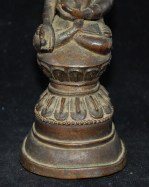 China-Wohnkultur: Vasen, Buddhas, Holzschnitzereien