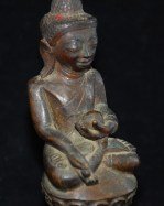 China-Wohnkultur: Vasen, Buddhas, Holzschnitzereien