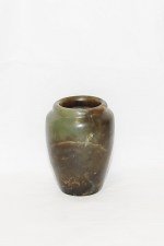 Geschnitzte Vase in Hetian Jade