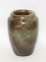 Geschnitzte Vase in Hetian Jade