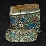 Antike kleine Opium Box mit feinem Cloisonne.