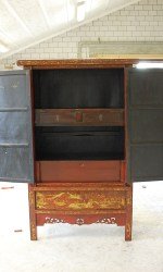 Antiker Hochzeitsschrank, lackiert rot & gold, Shanxi, Chinesische Ulme, Front offen