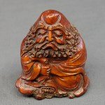Antiker fein geschnitzter Buddha der langen Augenbrauen