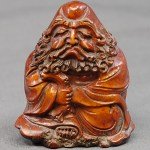 Antiker fein geschnitzter Buddha der langen Augenbrauen