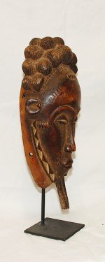 Sehr schöne und feine Maske der Baule