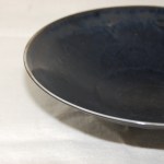 Seltener schwarzer Song Teller mit Lotos