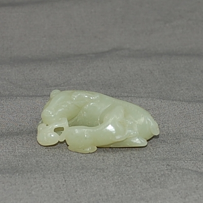 Vintage Schnitzerei in Hetian Jade mit Goat und Lingzhi