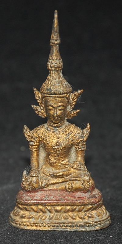 Antiker kleiner Ratanakosin Buddha