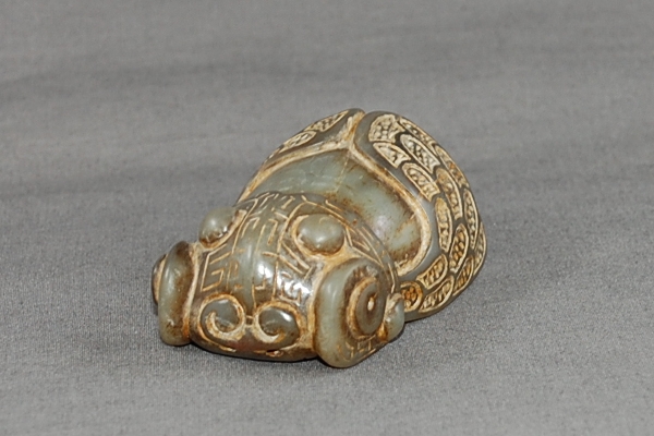 Antike fein gearbeitete Zikade in Hetian Jade