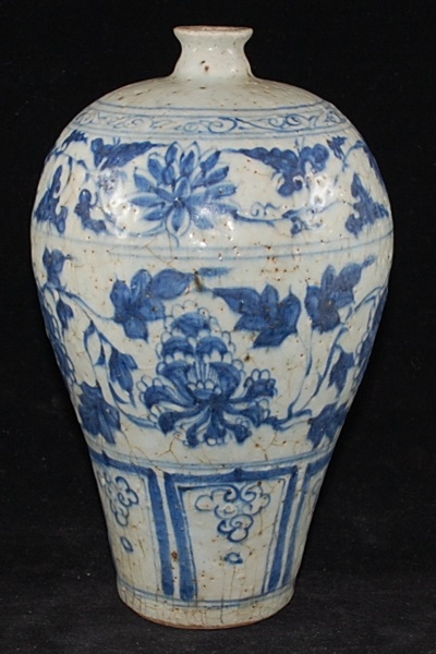 China-Wohnkultur: Vasen, Buddhas, Holzschnitzereien