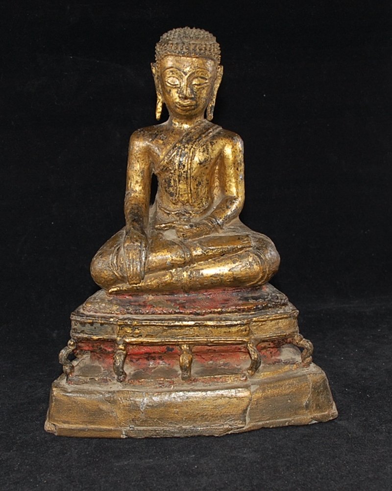 Seltener antiker Tempel Buddha Bronze vergoldet.Starke Patina