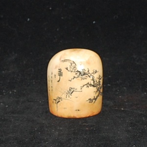 China-Wohnkultur: Vasen, Buddhas, Holzschnitzereien