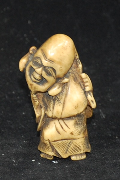 China-Wohnkultur: Vasen, Buddhas, Holzschnitzereien