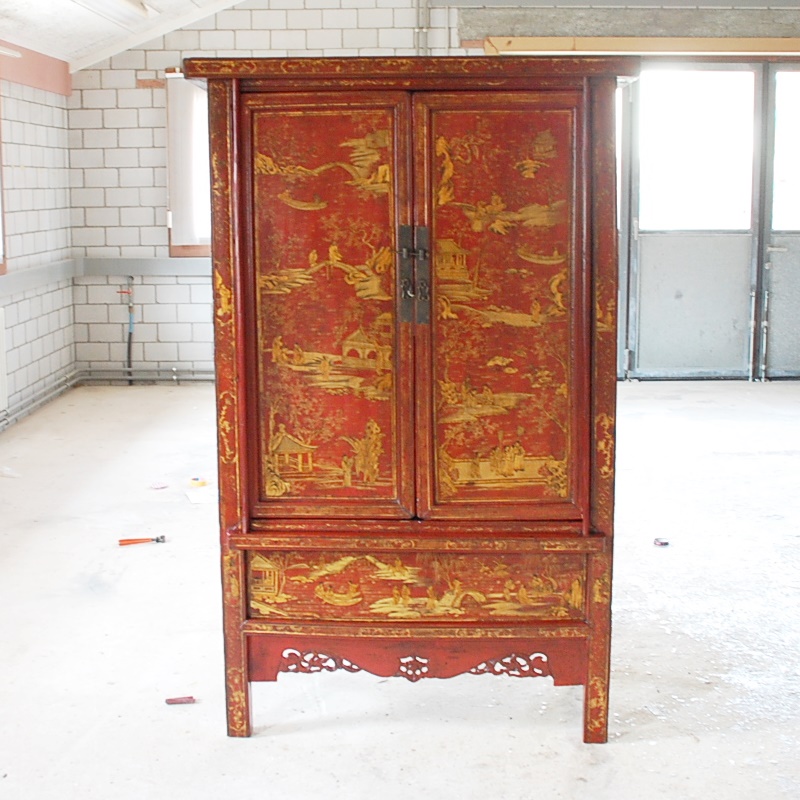 Antiker Hochzeitsschrank, lackiert rot & gold, Shangxi, Chinesische Ulme, Frontansicht