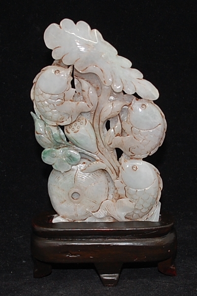 Antike Schnitzerei Emerald Jade mit Fisch und Lotos