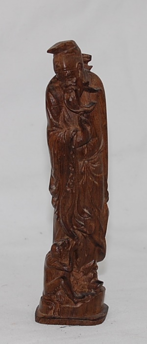 Antike Figur eines Unsterblichen mit Monkey in Agarwood