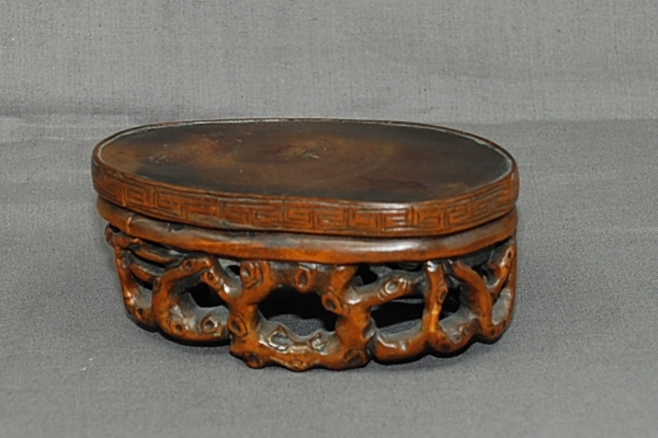 Antiker Hartholz Stand mit Patina