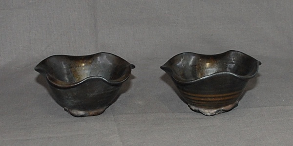 Paar antike seltene Jizhou Kiln Bowls Blütenform
