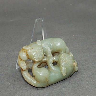Antikes Paar Liegende Löwen in Hetian Jade