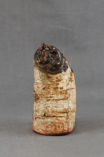 Antiker Stempel / Seal in Tierhorn mit Fischen