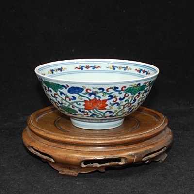 Antike floral bemalte Ducai Bowl